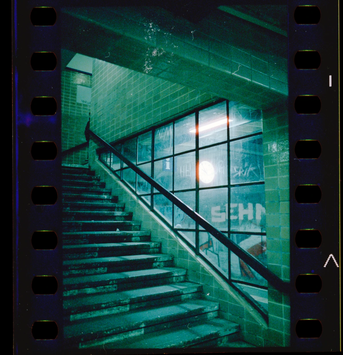 S-Bahn Station auf Film Cinestill 800T