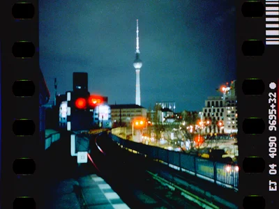 Berliner Fernsehturm Cinestill 800t