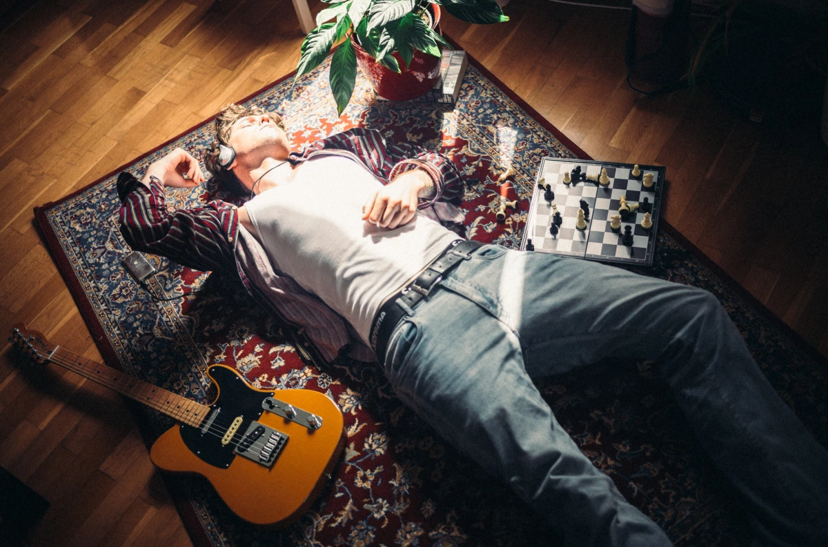 Sam James on the set of the <strong>"Königin der Nacht"</strong> music video shoot. Sam James – Königin der Nacht