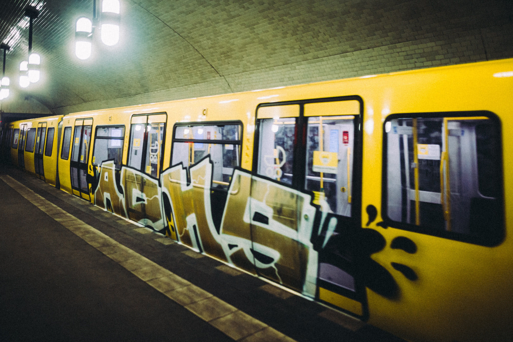 Berlin ubahn graffiti